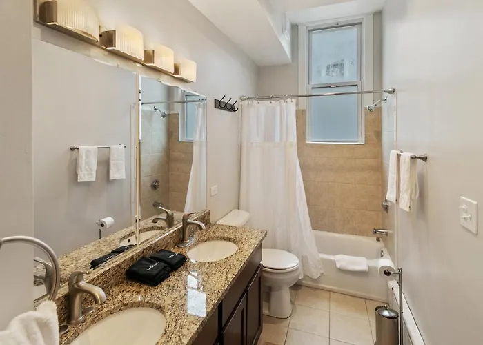 Beautiful Updated 5 Bedroom House Near Naval Base * Libertyville