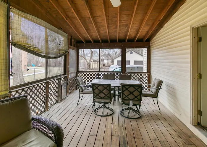 Beautiful Updated 5 Bedroom House Near Naval Base Libertyville